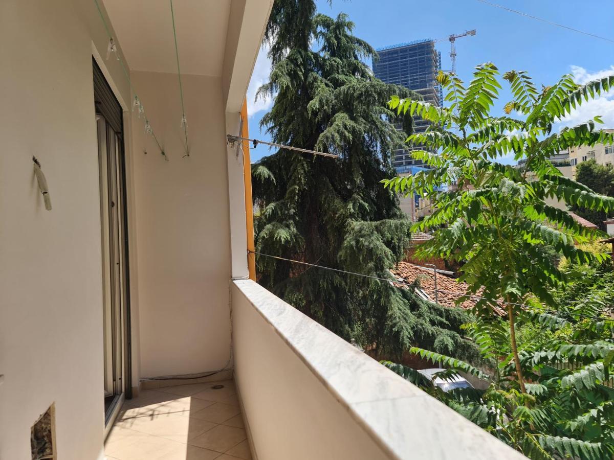 Quiet & Spacious City Center Apartment - 4 Min Walk Tirana Exterior photo
