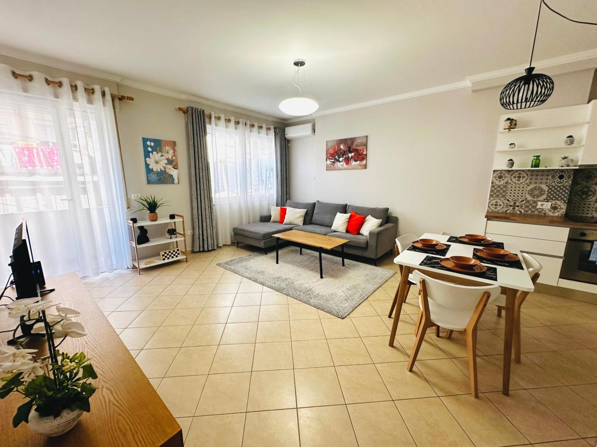 Quiet & Spacious City Center Apartment - 4 Min Walk Tirana Exterior photo