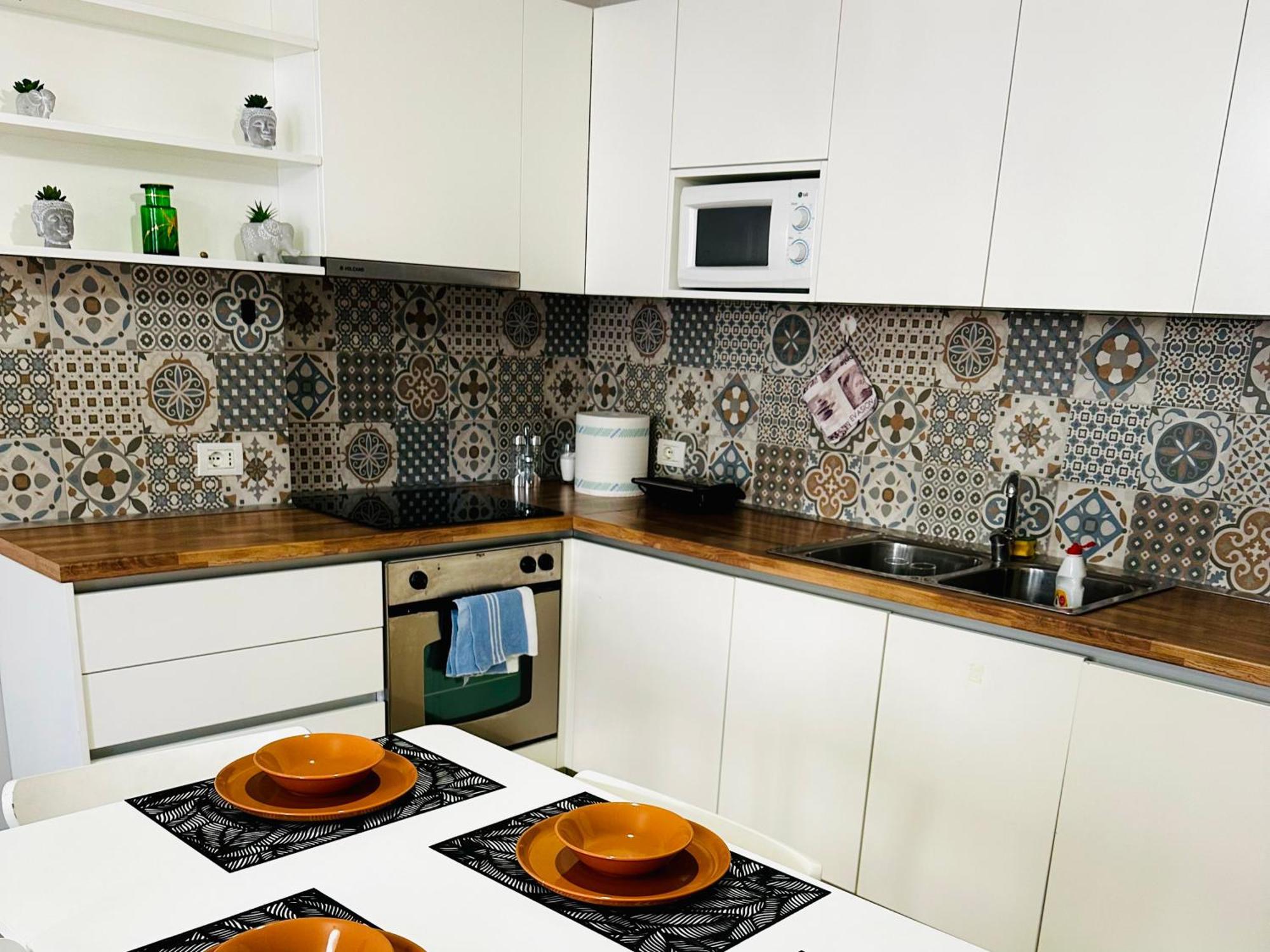 Quiet & Spacious City Center Apartment - 4 Min Walk Tirana Exterior photo