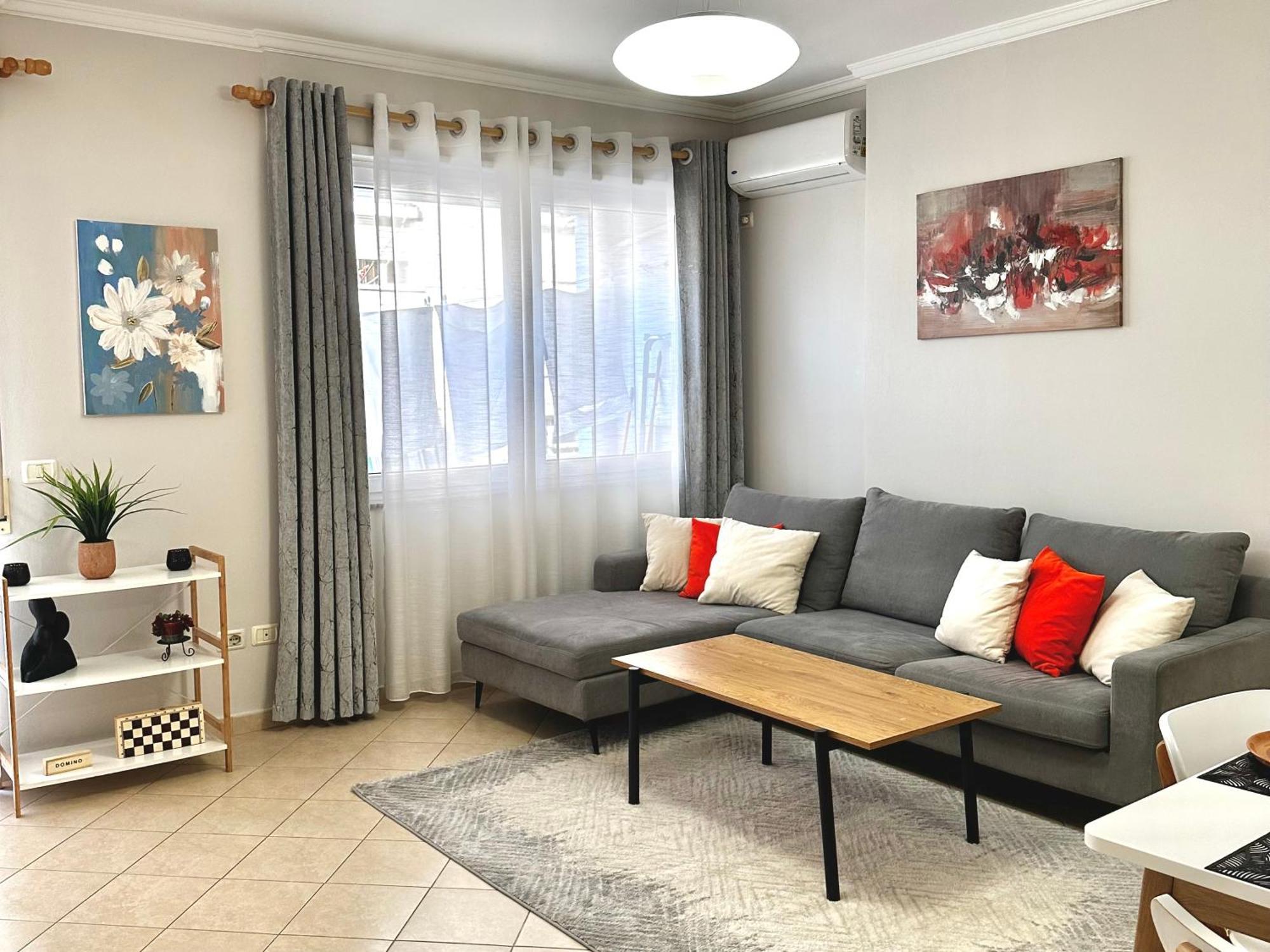 Quiet & Spacious City Center Apartment - 4 Min Walk Tirana Exterior photo